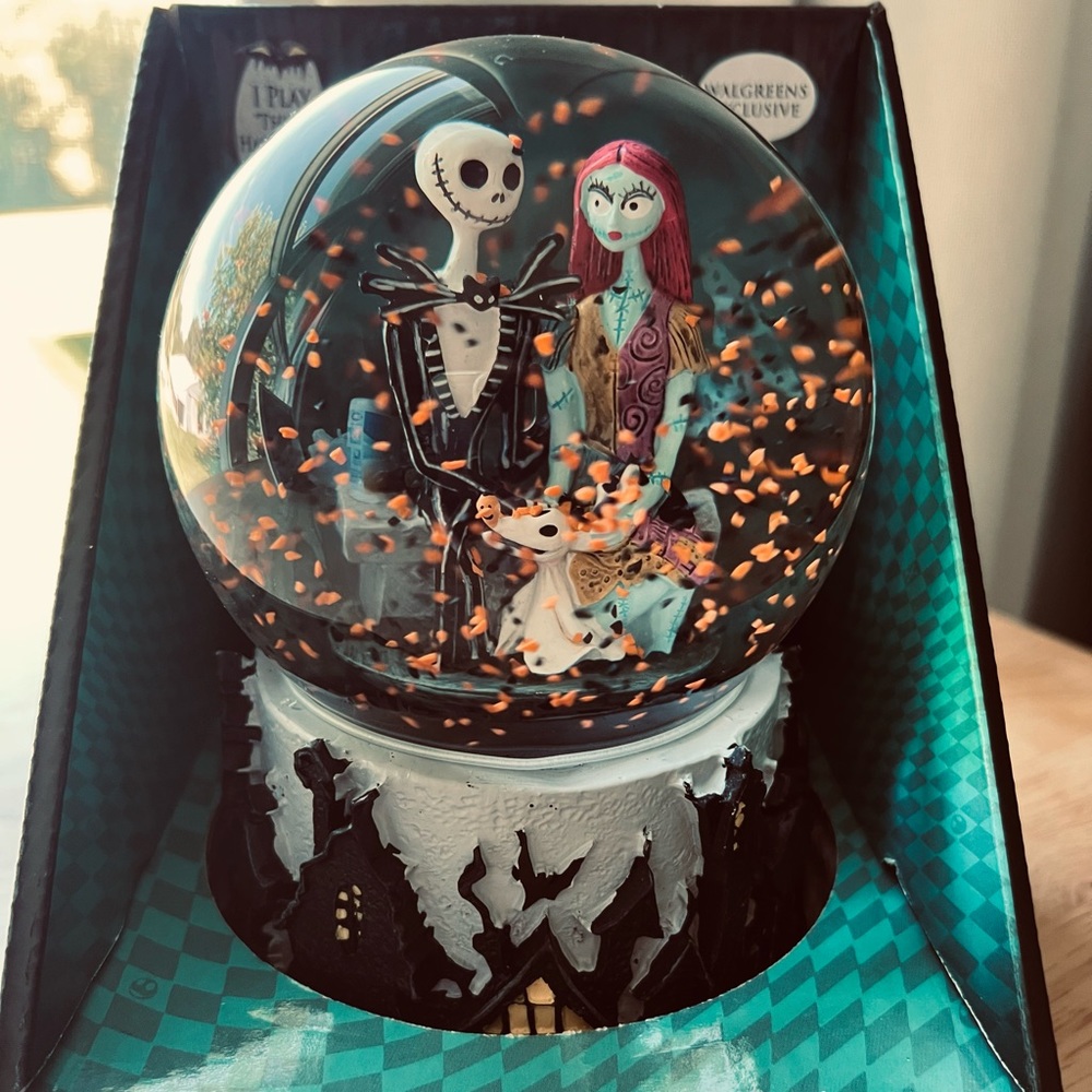 The Nightmare Before Christmas Snow Globe